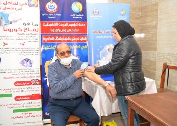 مياه الإسكندرية تمنح العاملين جرعة تنشيطة ثالثة ضمن الإجراءات الاحترازية لمواجهة فيروس كورونا