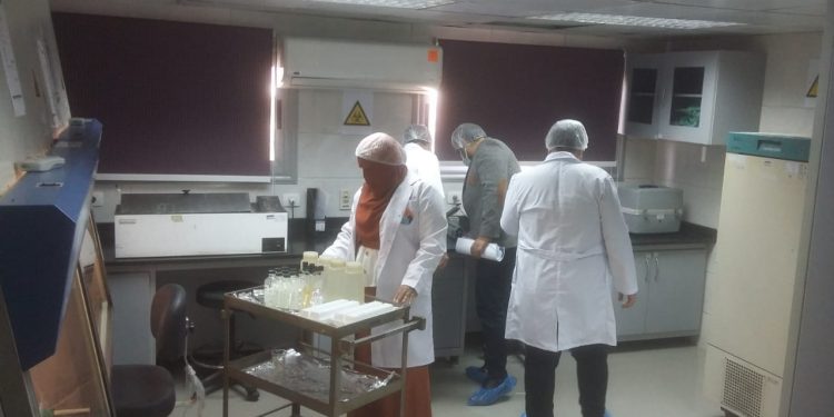 المعمل المركزى لمياه القاهرة يجتاز اختبارات الأيزو.. ورسلان يؤكد على تطوير ورفع كفاءة المعامل