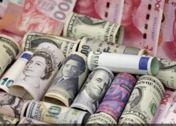 تراجع بأسعار العملات الأجنبية والدولار الأمريكي يصل الي 18.28 جنيها