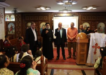 مسئولو أجهزة المدن الجديدة يقدمون التهنئة للإخوة الأقباط بمناسبة عيد القيامة المجيد