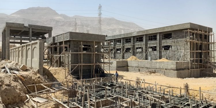 وزير الإسكان: جولات مكثفة لمسئولي 4 مدن جديدة لمتابعة سير العمل بالمشروعات المختلفة