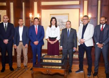 “اكام” للتطوير تقدم مقترحا لدعم مبادرة تصدير العقار بمشاركة المطورين والوزارة والجهات الحكومية