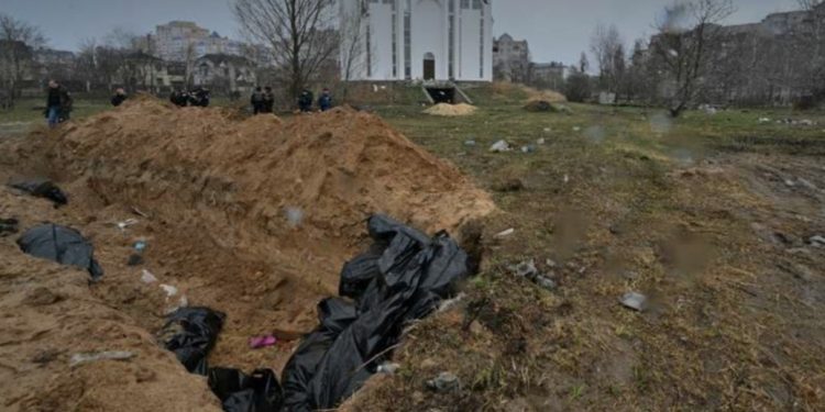 اكتشاف خندق طوله 45 قدم في بوتشا بعد انسحاب القوات الروسية منها