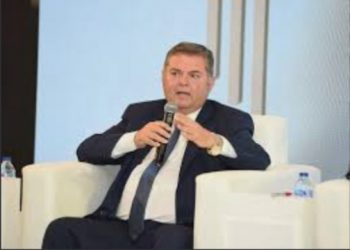 وزير قطاع الأعمال العام يبحث مع سفير اليابان سبل تعزيز التعاون الاقتصادي المشترك