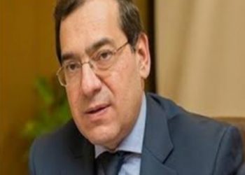 وزير البترول يستقبل السفير الاسترالي ويستعرضان  أهمية الغاز الطبيعي كوقود انتقالي خلال المرحلة الحالية