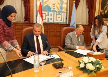 لإدارة 42 عمارة.. محافظة القاهرة توقع عقد مع صندوق التنمية الحضرية