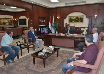 لقاء محافظ البحر الأحمر ومسئولى المقاولون العرب