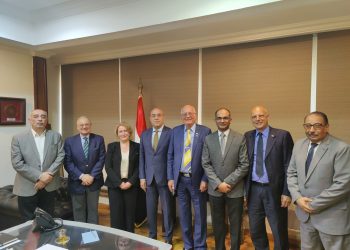 وزير الإسكان يلتقى بوفد ألماني لبحث أوجه التعاون ونقل التكنولوجيا الألمانية للمشروعات القومية