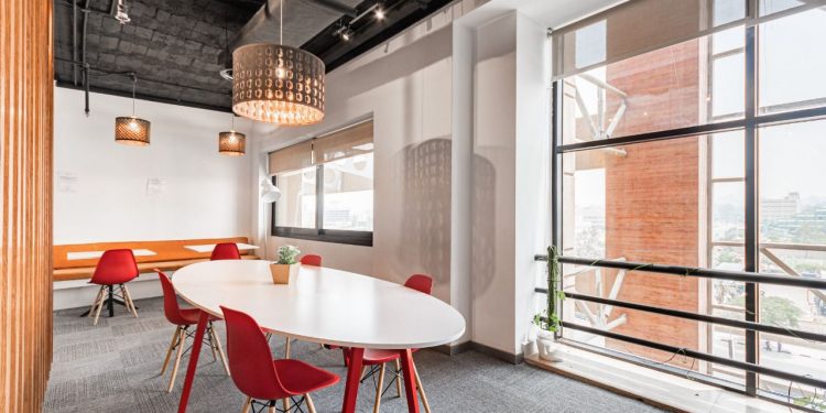 IWG توقع عقد شراكة مع “اجيك للتطوير العقاري” لتلبية الطلب المتزايد على العمل المرن