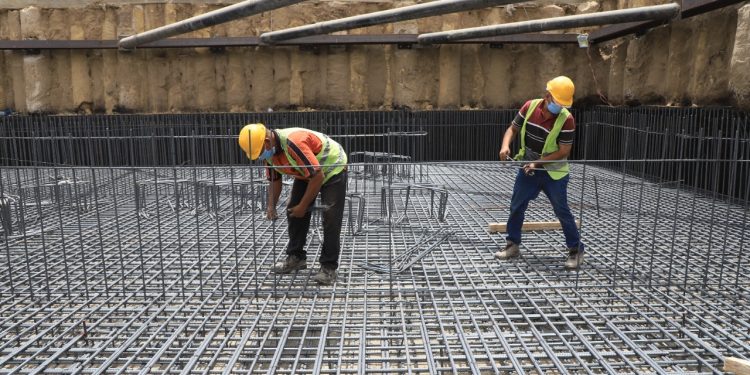 مياه أسيوط تتابع أعمال مبادرة حياة كريمة بــ15 قرية بأبوتيج