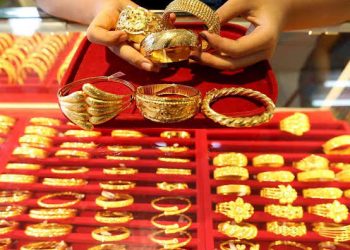 تراجع أسعار الذهب بالأسواق وعيار 21 يسجل 963 جنيها