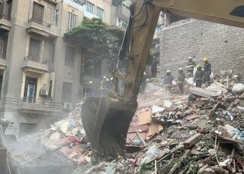 انهيار عقار من 5 أدوار بالوايلى.. ومحافظ القاهرة: إخلاء العقارات المجاورة للتأكد من سلامتها