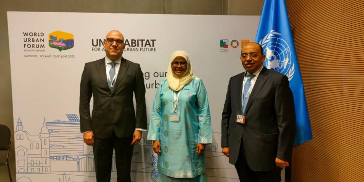 وزيرا الإسكان والتنمية المحلية يلتقيان المدير التنفيذي لبرنامج الأمم المتحدة للمستوطنات البشرية