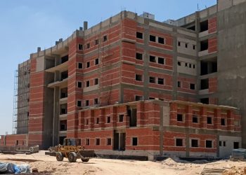 وزير الإسكان: تَقدم الأعمال بمشروع مستشفي سعة 220 سريرا بمدينة العبور