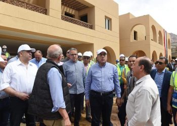 رئيس الوزراء يتفقد مشروع تنفيذ الحي السكني بالزيتونة