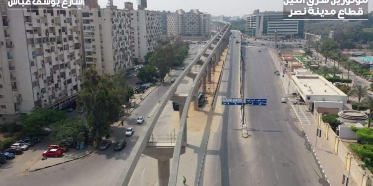 وزير النقل يتابع جاهزية المرحلتين الأولى والثانية من مشروع القطار الكهربائي الخفيف LRT