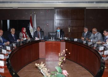 “النقل” تبحث التعاون مع إيطاليا في قطاع السكك الحديدية