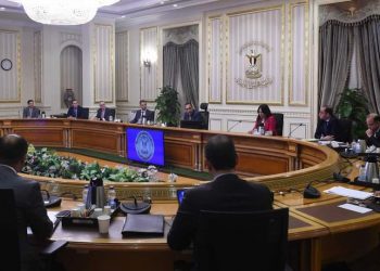 رئيس الوزراء يلتقي مجموعة من ممثلي كبرى صناديق الاستثمار العالمية