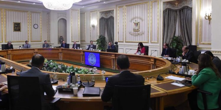 رئيس الوزراء يلتقي مجموعة من ممثلي كبرى صناديق الاستثمار العالمية