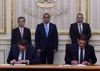مدبولي يشهد توقيع مذكرة تفاهم لإقامة أكبر مصنع لـ”سومیتومو” اليابانية في مصر