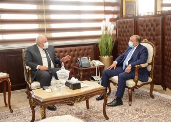 “شعراوي” يتابع مع محافظ الوادي الجديد موقف توريد القمح