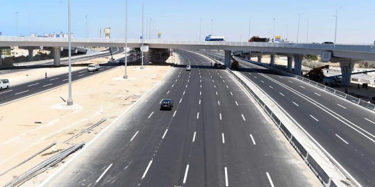 “مدبولي” يؤكد أهمية أعمال تطوير وتوسعة طريق إسكندرية/ مطروح الساحلي