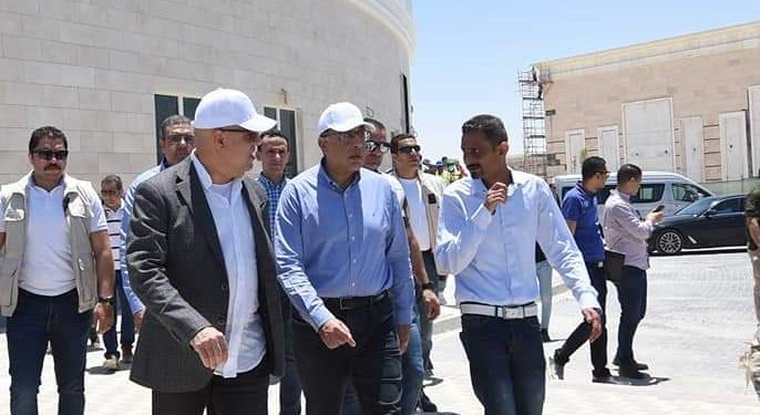 رئيس الوزراء يتفقد مشروع “المدينة التراثية” بالعلمين الجديدة