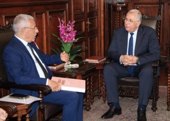 القصير يطلق مبادرة دولية للمحافظة على واحات النخيل في مواجهة التغيرات المناخية