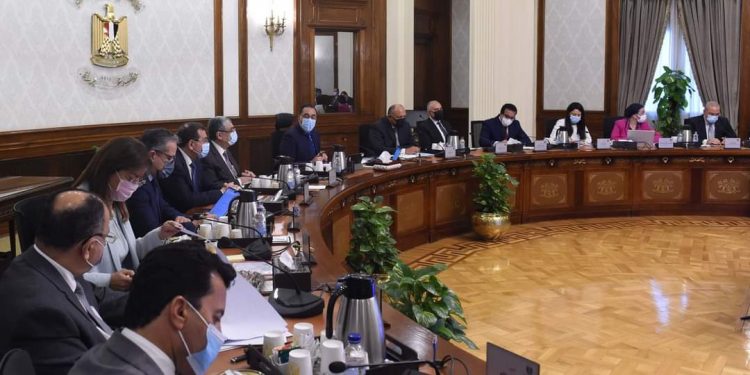 مدبولي يترأس اجتماع اللجنة العليا المعنية بالتحضير لتغير المناخ COP27