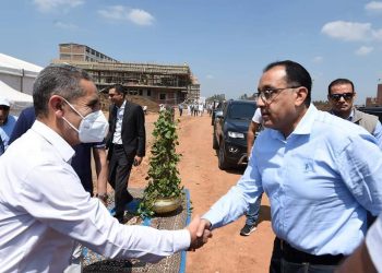 رئيس الوزراء يبدأ جولة تفقدية لمشروعات مبادرة “حياة كريمة” بالغربية