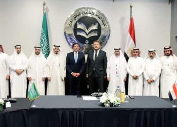 “عبد الوهاب” يجتمع برئيس اللجنة الوطنية العقارية السعودية لجذب استثمارات جديدة لمصر