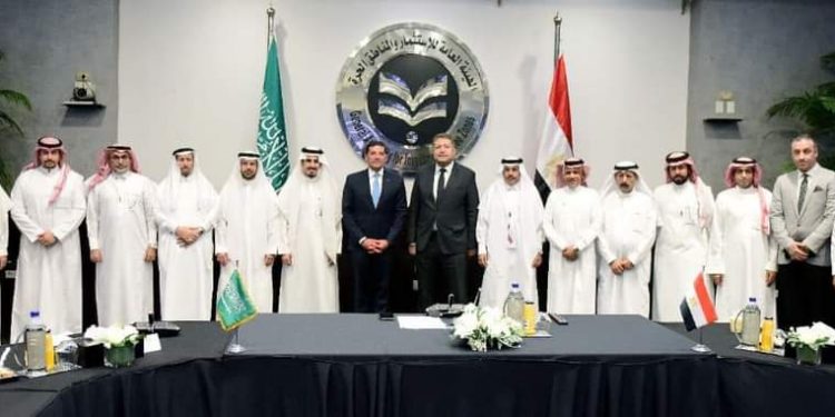 “عبد الوهاب” يجتمع برئيس اللجنة الوطنية العقارية السعودية لجذب استثمارات جديدة لمصر