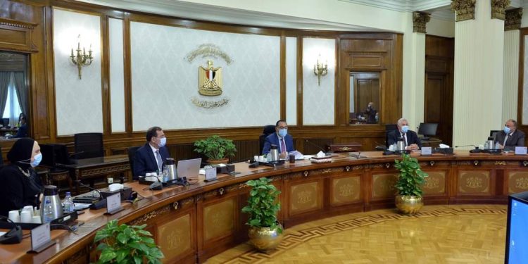 رئيس الوزراء يتابع موقف منظومة إنتاج وتوزيع الأسمدة الزراعية