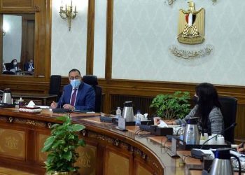 رئيس الوزراء يتابع الموقف التنفيذي لعدد من المشروعات القومية
