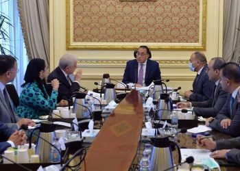 رئيس الوزراء يتابع الموقف التنفيذى للمشروعات الجارى تنفيذها بمدينة شرم الشيخ