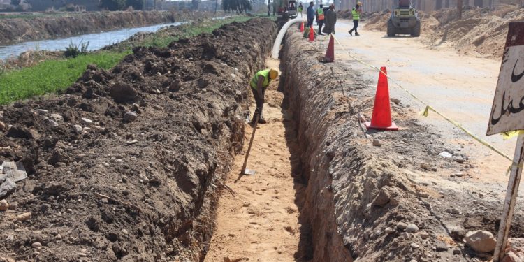 حياة كريمة تتمكن من زيادة ضغط المياه بأولاد إلياس وكيمان سعيد بخط مياه 3.3 كم من مرشحة صدفا