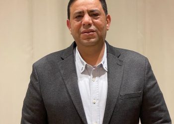 سعيد حسين: تثبيت أسعار الفائدة يحرك عجلة الاستثمار بالسوق المصرى