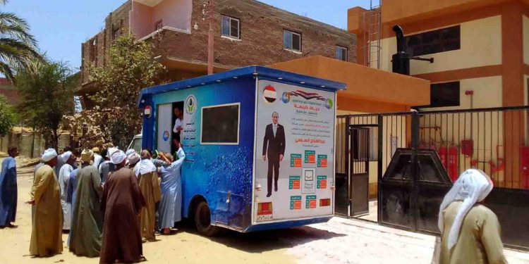 لخدمة 6630 مواطن.. بدء التعاقد على الوصلات المنزلية لمشروعات المبادرة الرئاسية لتطوير الريف المصرى حياة كريمة بمركز طهطا بسوهاج