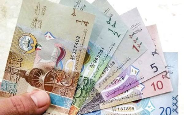 ارتفاع سعر صرف الدينار الكويتي واستقرار باقي العملات العربية اليوم