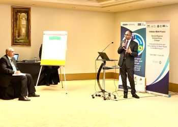 الدكتور سيد إسماعيل خلال المؤتمر