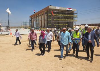 وزير الإسكان: جولات تفقدية للمسئولين بالمشروعات الجارية بمدن القاهرة الجديدة والعاشر والعبور الجديدة