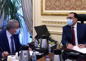 رئيس الوزراء يطمئن على توافر مخزون السلع الأساسية واستعدادات استقبال عيد الأضحى المبارك