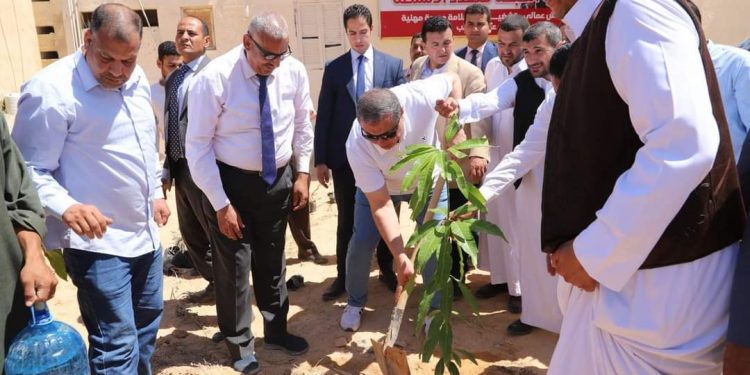 سعفان ومحافظ مطروح يشاركان في زراعة 600 شجرة في إطار مبادرة “هنجملها” بالضبعة