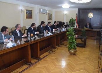 وزير التموين يلتقى وفد”التنسيقية”ضمن فاعليات حملة “سوا هنعدي”