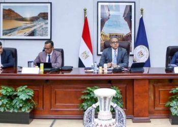 وزير السياحة يتابع الاستعدادات والتجهيزات السياحية لاستضافة مصر لمؤتمر COP27