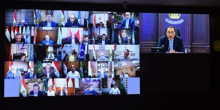 مدبولى في اجتماعه بالمحافظين لن نسمح باستغلال الوضع وفرض زيادات في الأسعار