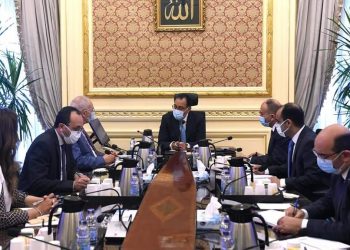 رئيس الوزراء يتابع الموقف التنفيذي للمشروعات الاستثمارية بالمنطقة الاقتصادية لقناة السويس