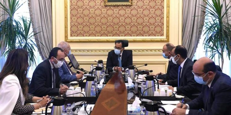رئيس الوزراء يتابع الموقف التنفيذي للمشروعات الاستثمارية بالمنطقة الاقتصادية لقناة السويس