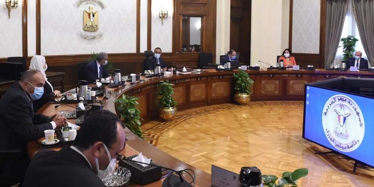 “مدبولي” يستعرض مقترحات إعداد حزمة حماية اجتماعية استثنائية