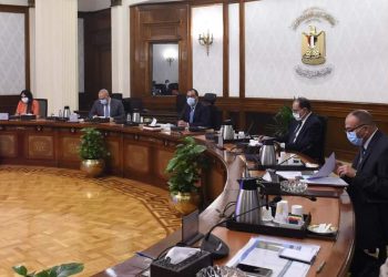 رئيس الوزراء يستعرض مخططات زيادة الطاقة الفندقية بمدينة العلمين الجديدة